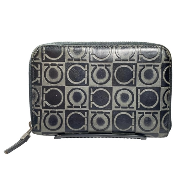 ⭐️Salvatore Ferragamo Black and Gray Wallet - Picture 1 of 11